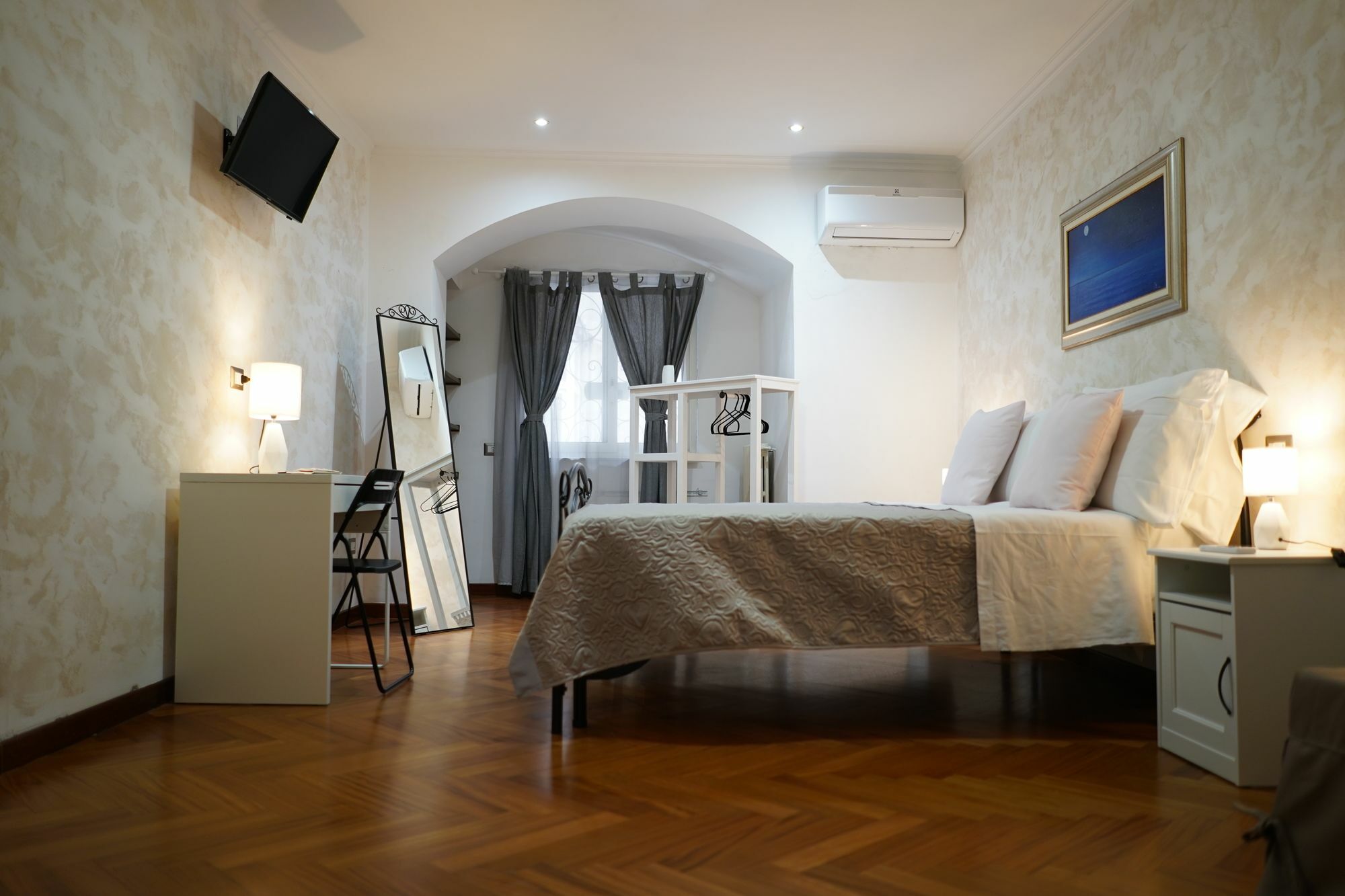 Naples Dome Suites Bagian luar foto